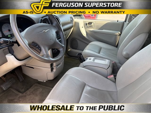 Used 2006 Chrysler Town & Country Touring FWD image 17