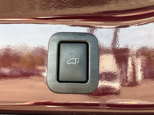 Used 2019 Toyota Highlander Plus AWD/4WD image 12