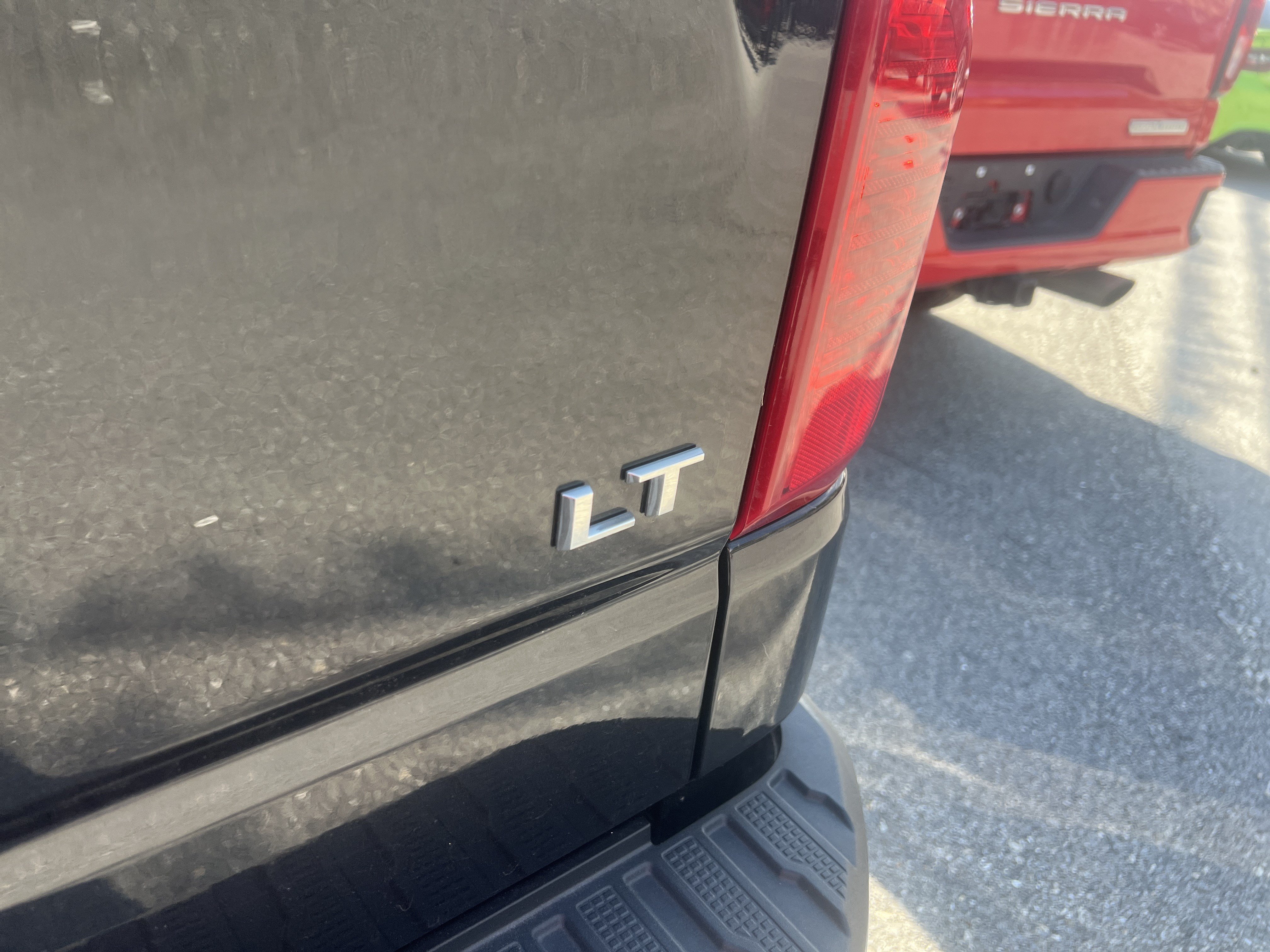Used 2023 Chevrolet Silverado 1500 LT AWD/4WD image 15