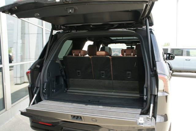 Used 2025 Lincoln Navigator Reserve AWD/4WD image 31