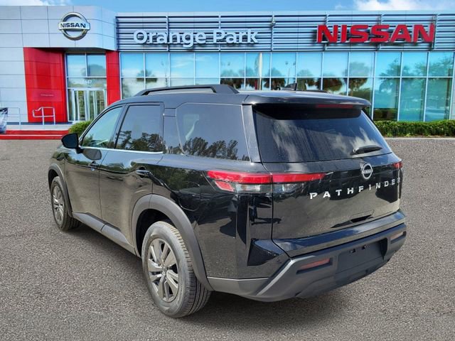 Used 2025 Nissan Pathfinder SV image 3