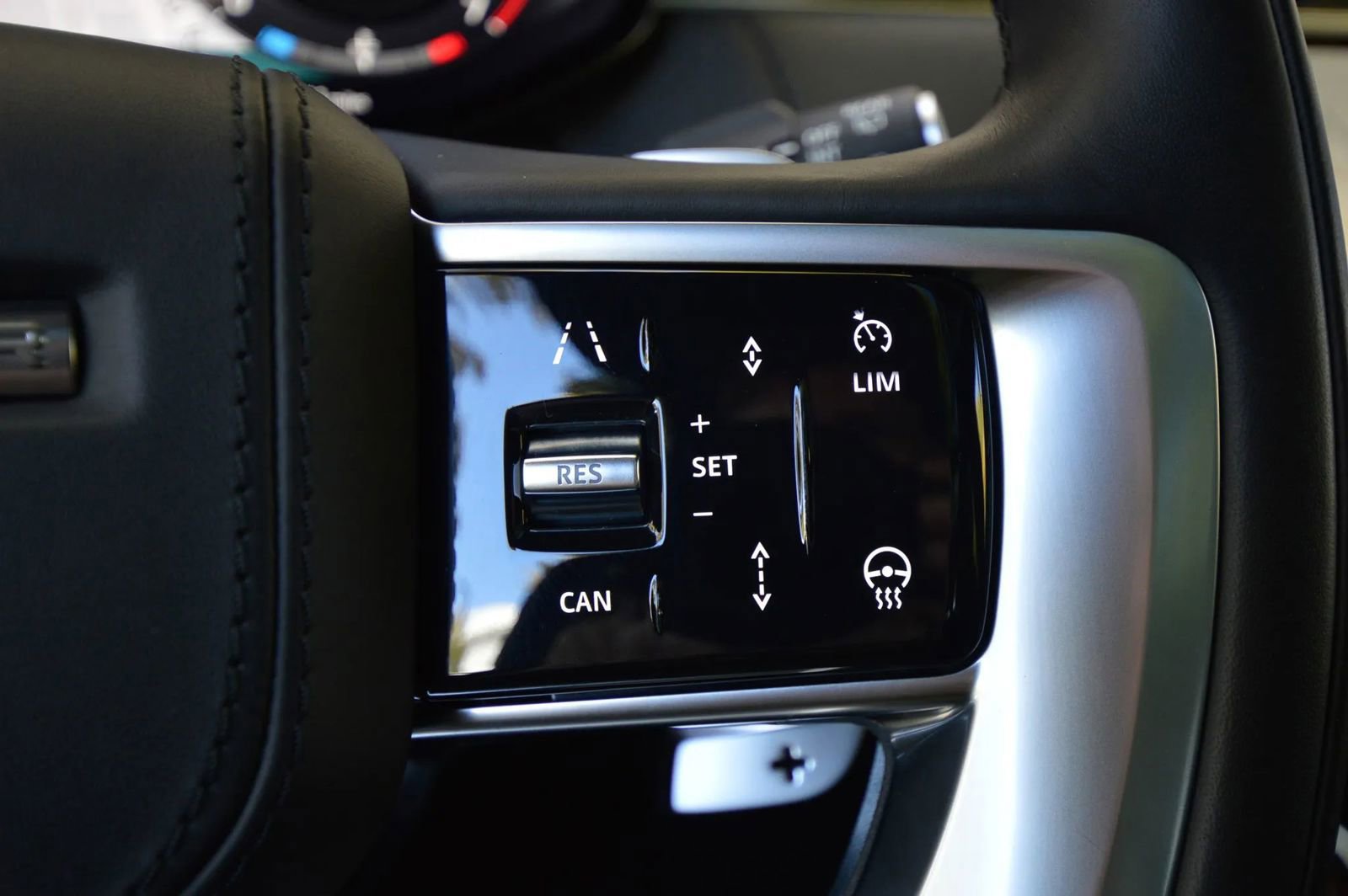 Used 2023 Land Rover Range Rover Autobiography AWD/4WD image 38
