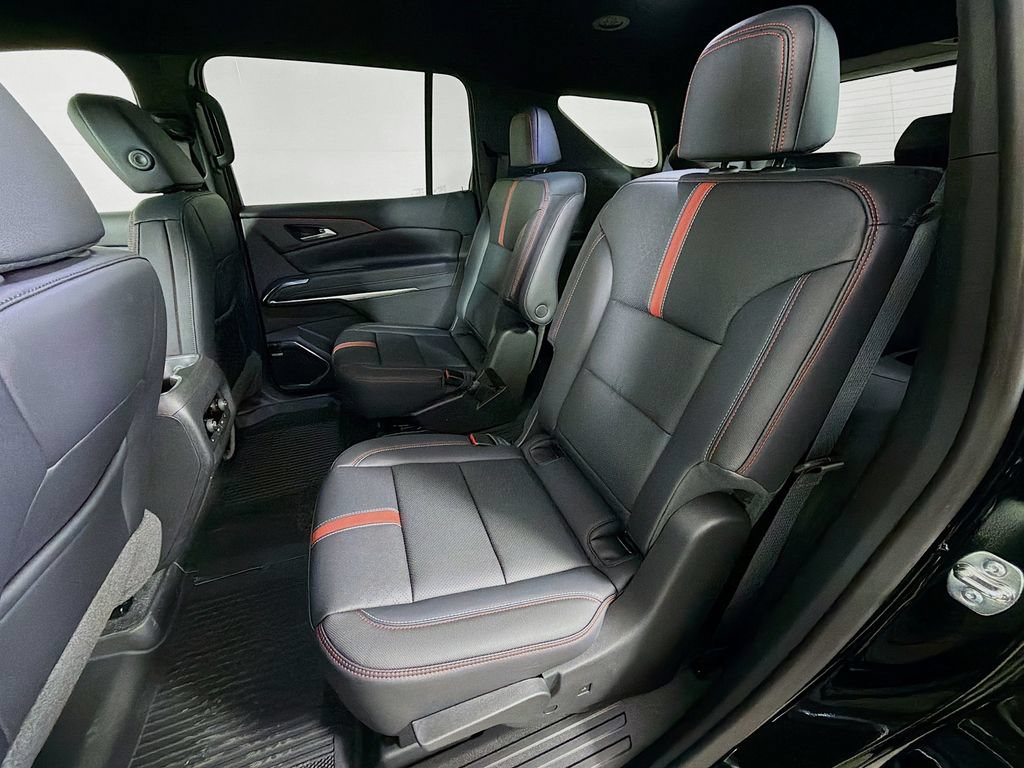 New 2026 Chevrolet Traverse RS w/ LPO, Floor Liner Package AWD/4WD image 18