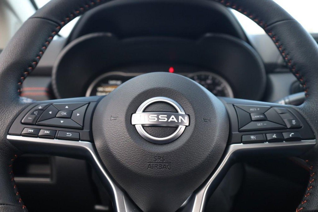 New 2025 Nissan Versa SR w/ Trunk Package image 9