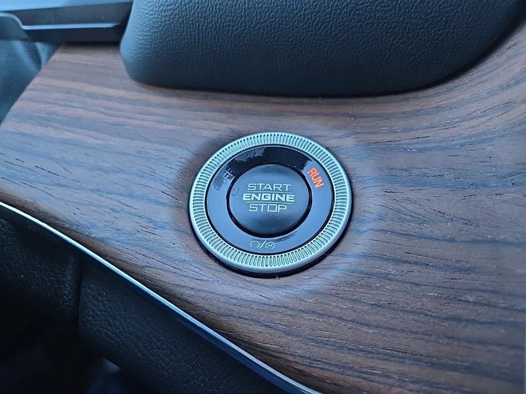 Used 2025 Jeep Grand Cherokee Summit image 51