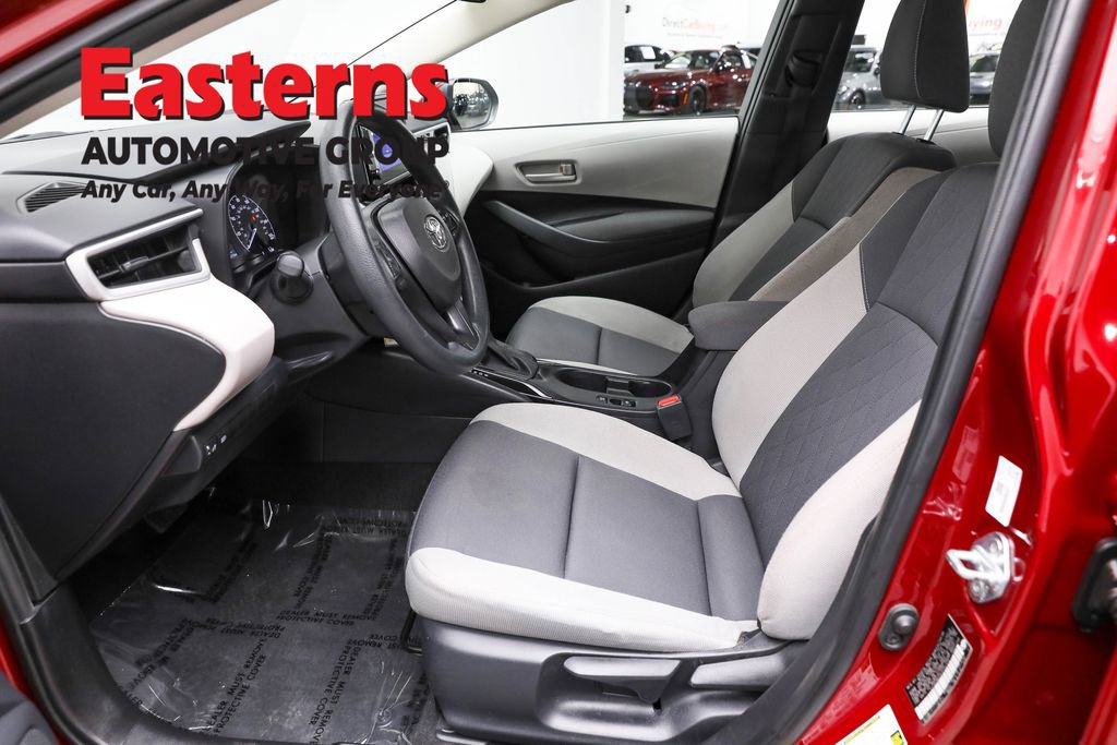 Used 2025 Toyota Corolla LE image 14