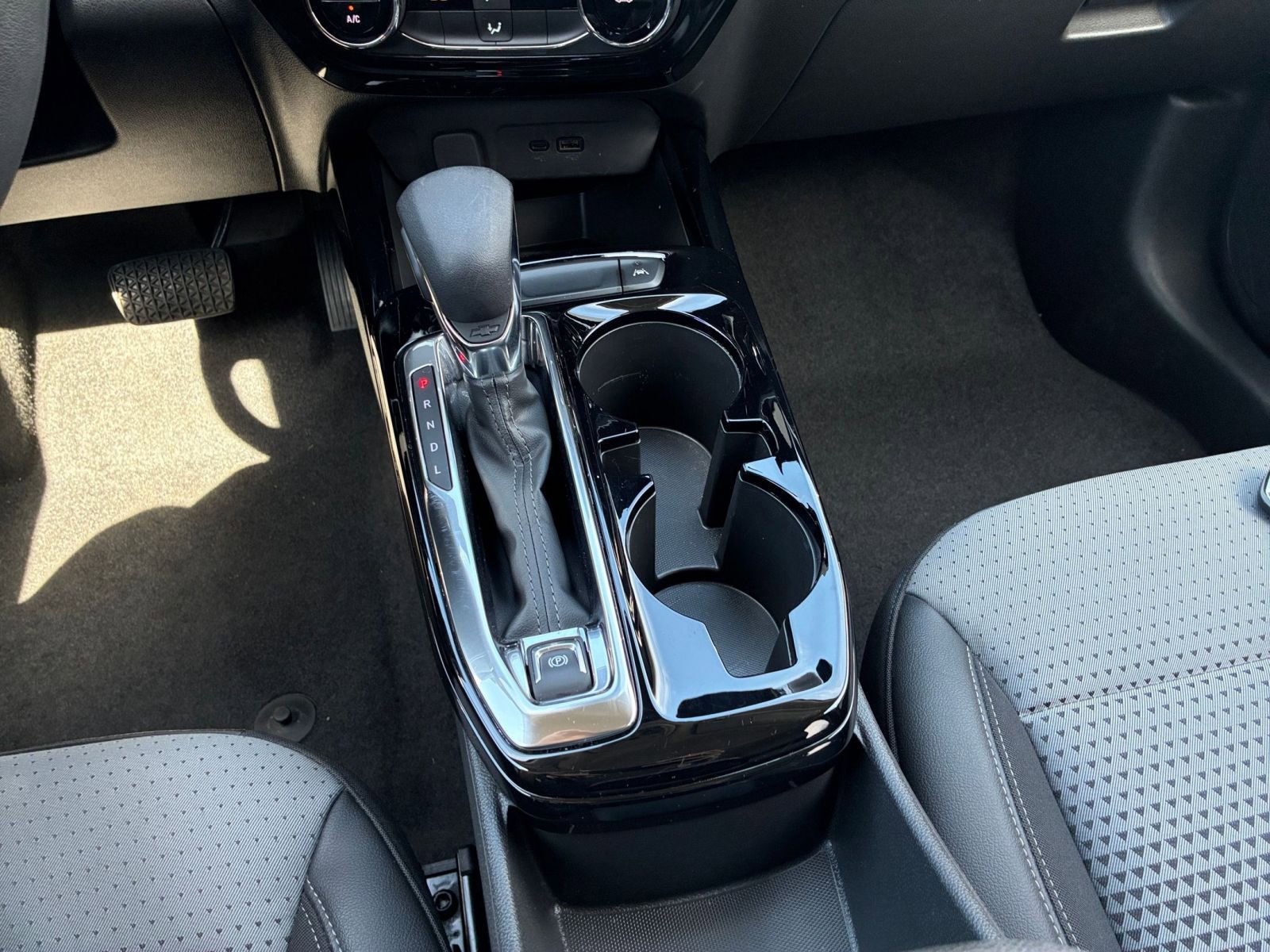 Used 2025 Chevrolet Trax LT image 40