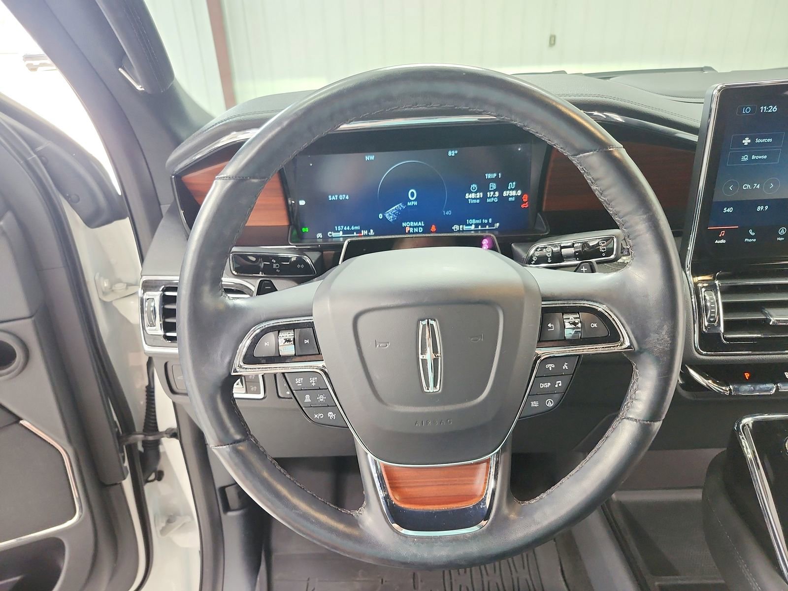 Used 2024 Lincoln Navigator Premiere AWD/4WD image 22