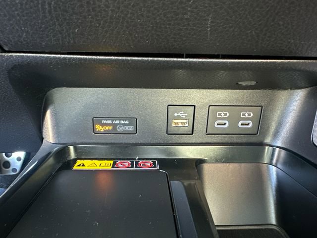 Used 2025 Toyota Camry SE image 37