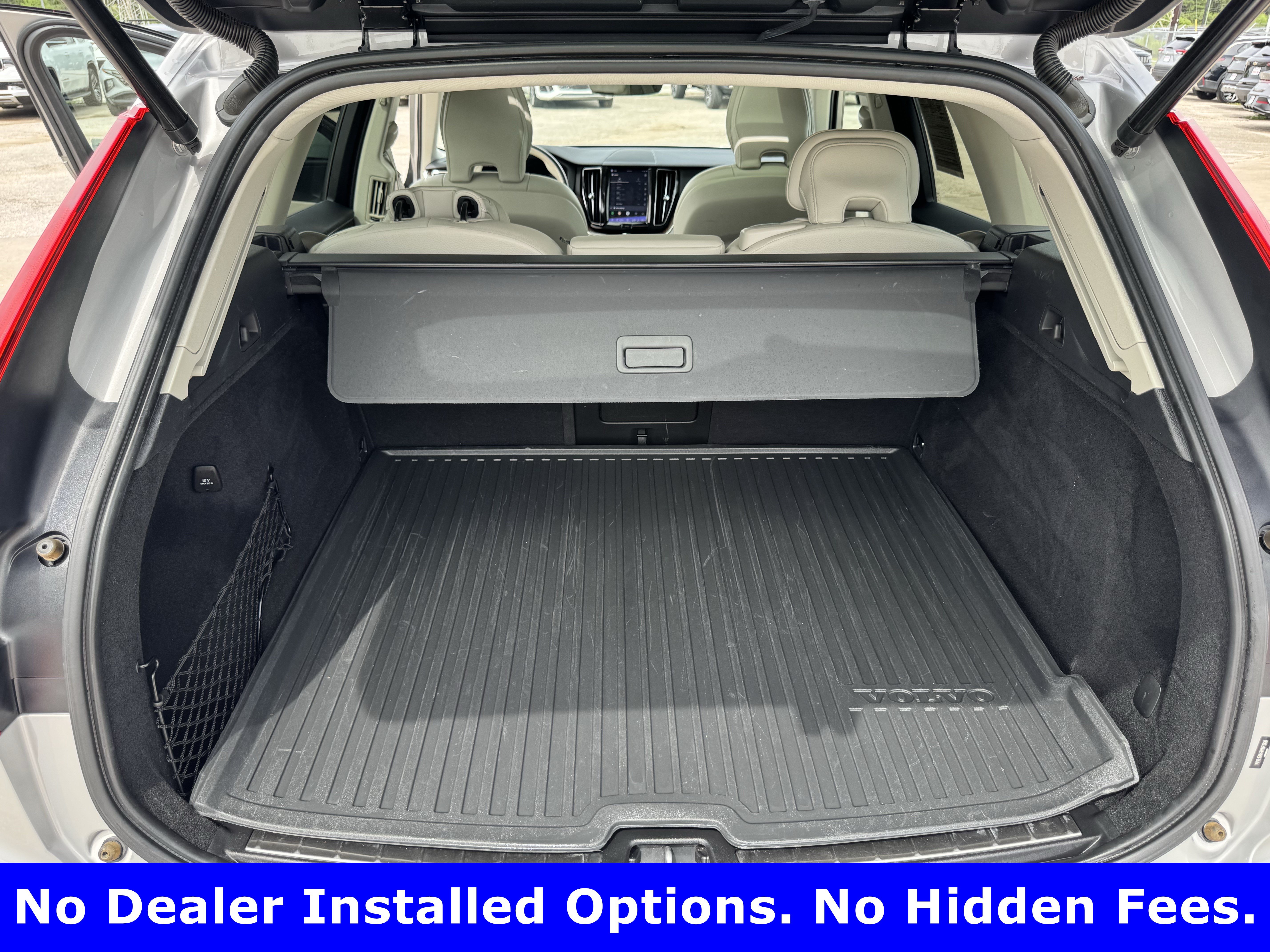 Used 2022 Volvo XC60 B5 Momentum w/ Advanced Package AWD/4WD image 27