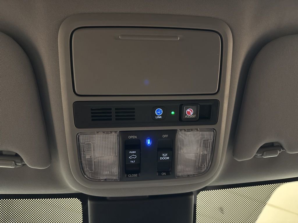 Used 2022 Honda Odyssey Elite image 34