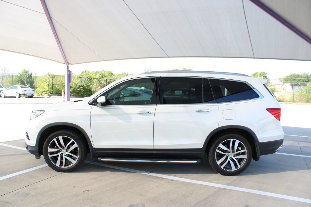 Used 2017 Honda Pilot Touring image 2