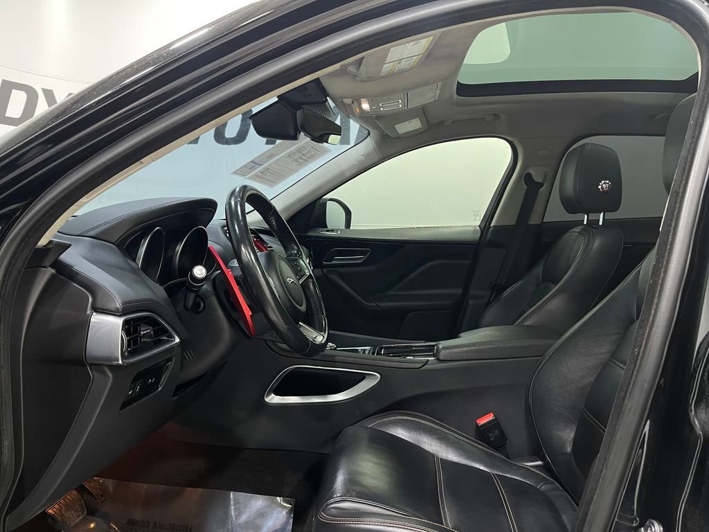 Used 2020 Jaguar F-PACE Prestige image 13