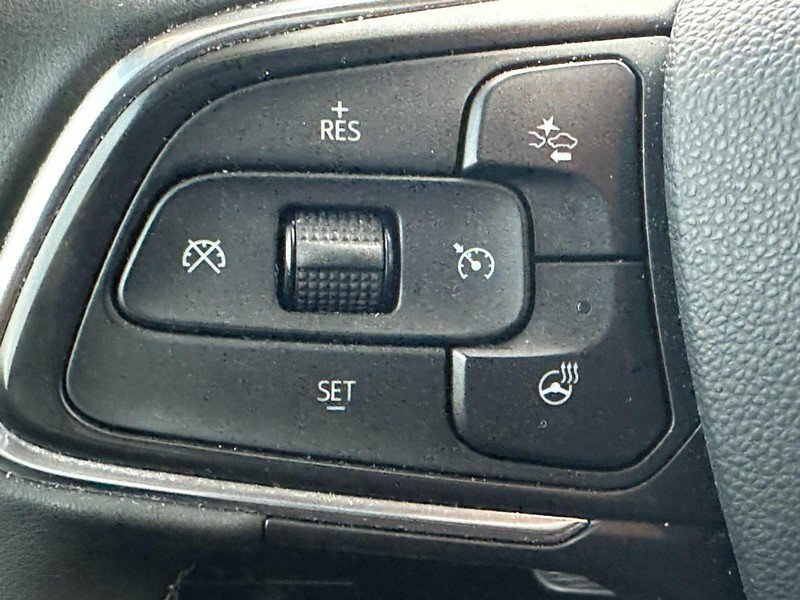 Used 2024 Buick Encore GX Avenir image 19