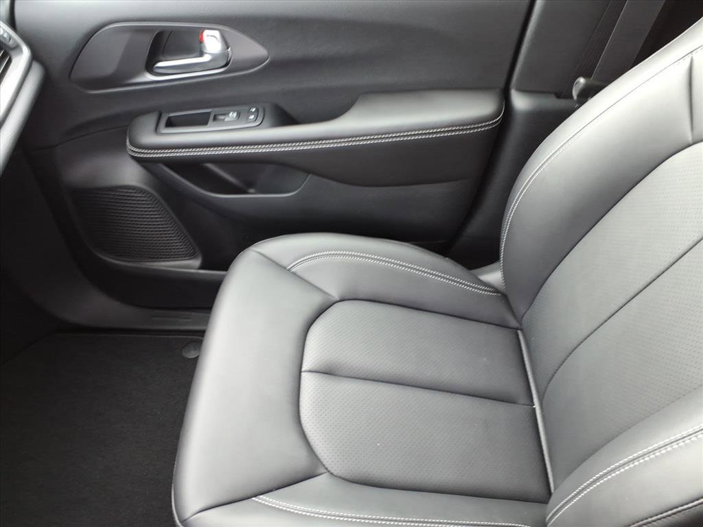New 2026 Chrysler Pacifica Select image 34
