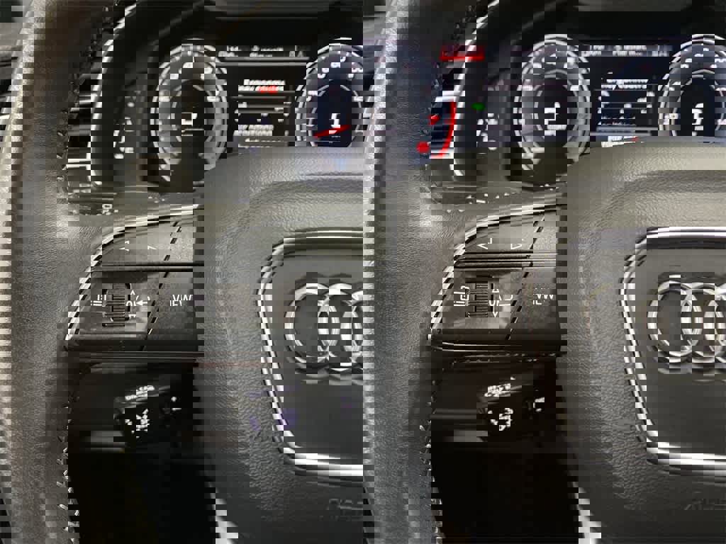 Used 2019 Audi Q8 Premium Plus w/ Premium Plus image 22