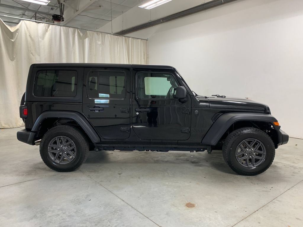Used 2024 Jeep Wrangler Unlimited Sport AWD/4WD image 26