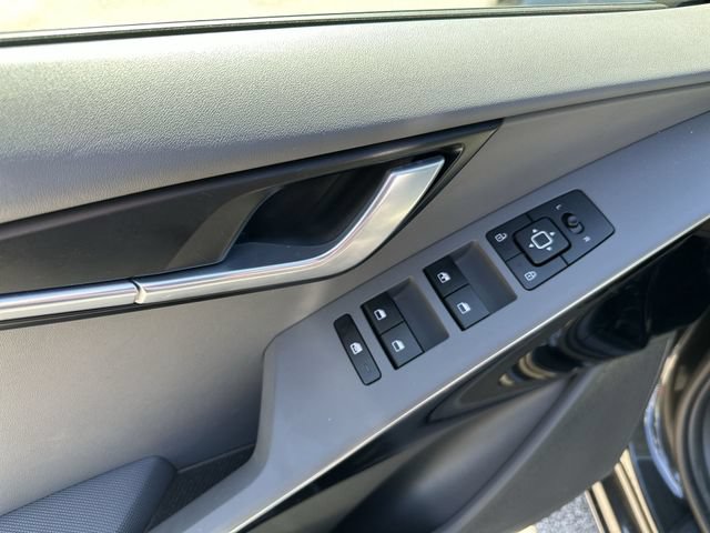 Used 2023 Kia Niro EX FWD image 16
