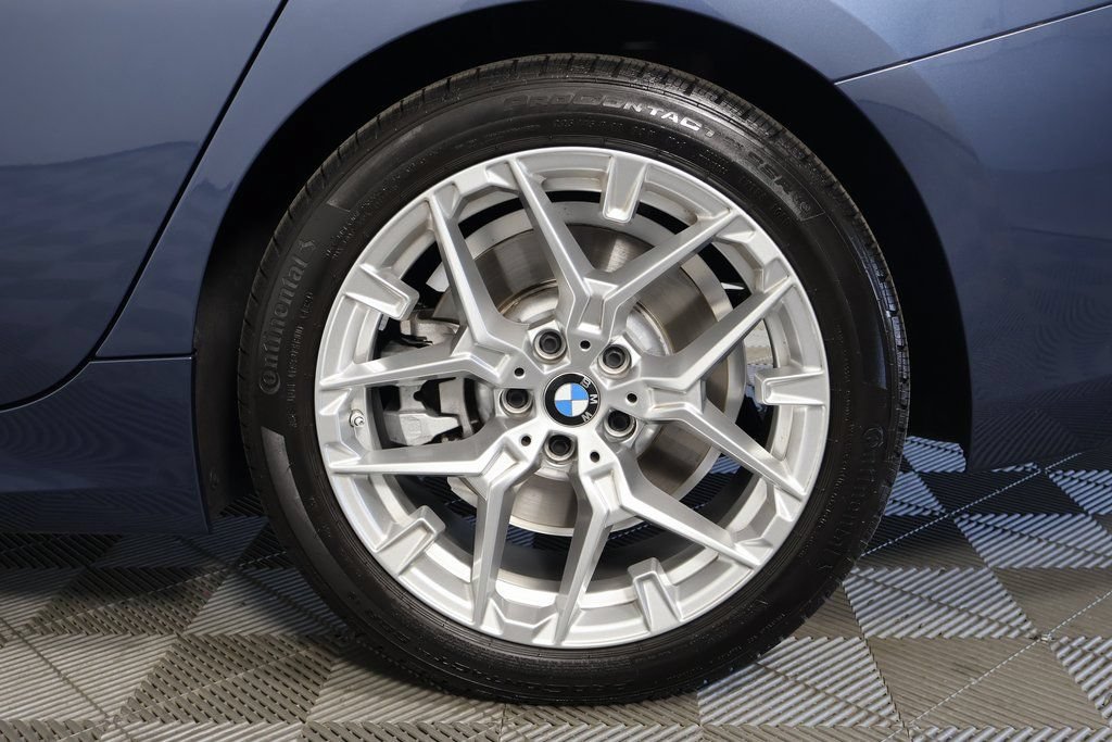 Used 2025 BMW 330i Sedan w/ Convenience Package RWD image 16