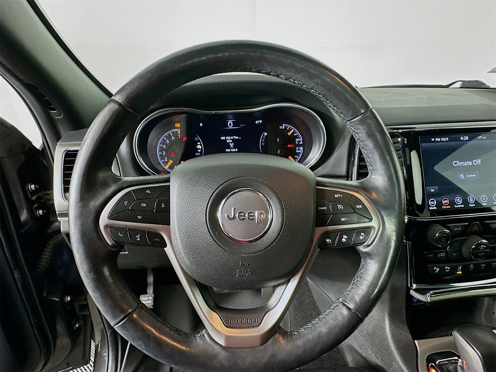 Used 2021 Jeep Grand Cherokee Limited w/ Trailer Tow Group IV image 11