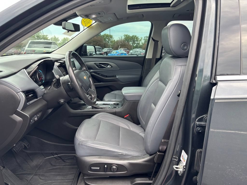 Used 2019 Chevrolet Traverse Premier w/ Driver Confidence II Package FWD image 16