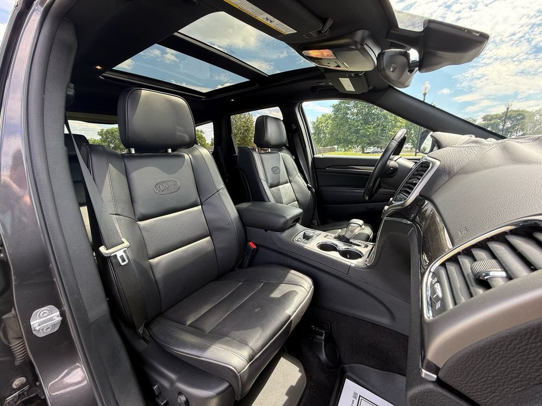 Used 2018 Jeep Grand Cherokee Overland AWD/4WD image 12