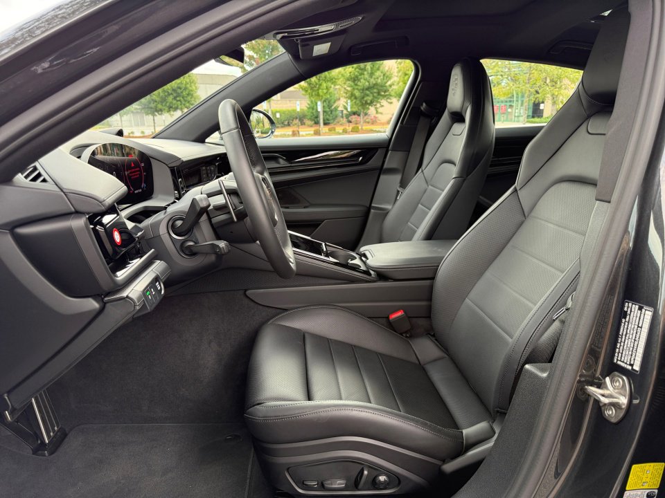 New 2025 Porsche Panamera 4 image 5