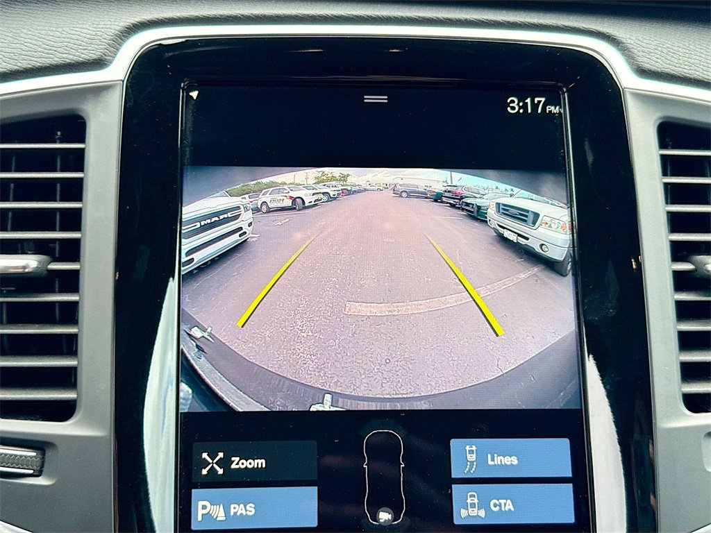 Used 2022 Volvo XC90 T6 Momentum image 15