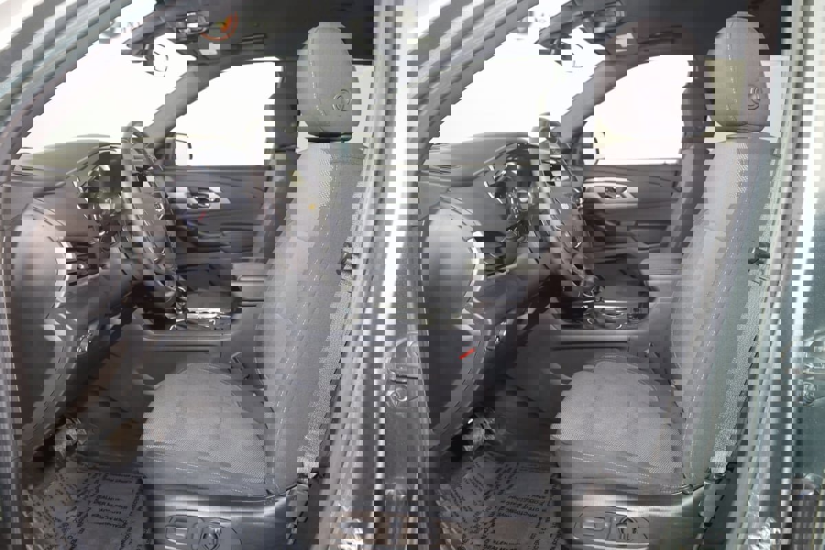 Used 2023 Chevrolet Traverse LT image 10