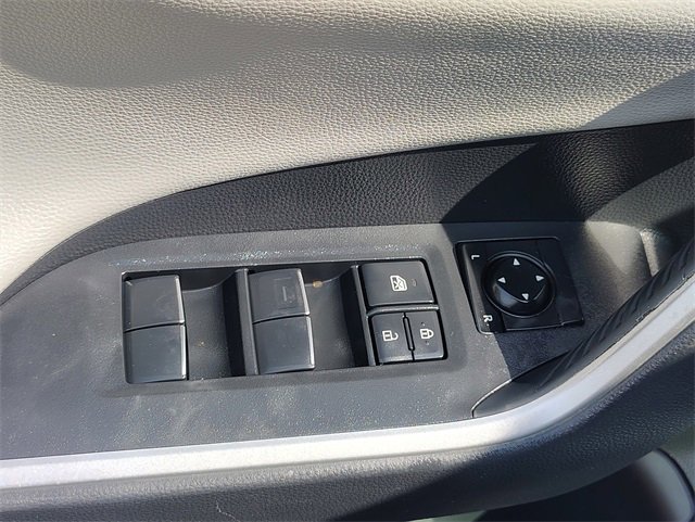 Used 2019 Toyota RAV4 Limited image 13