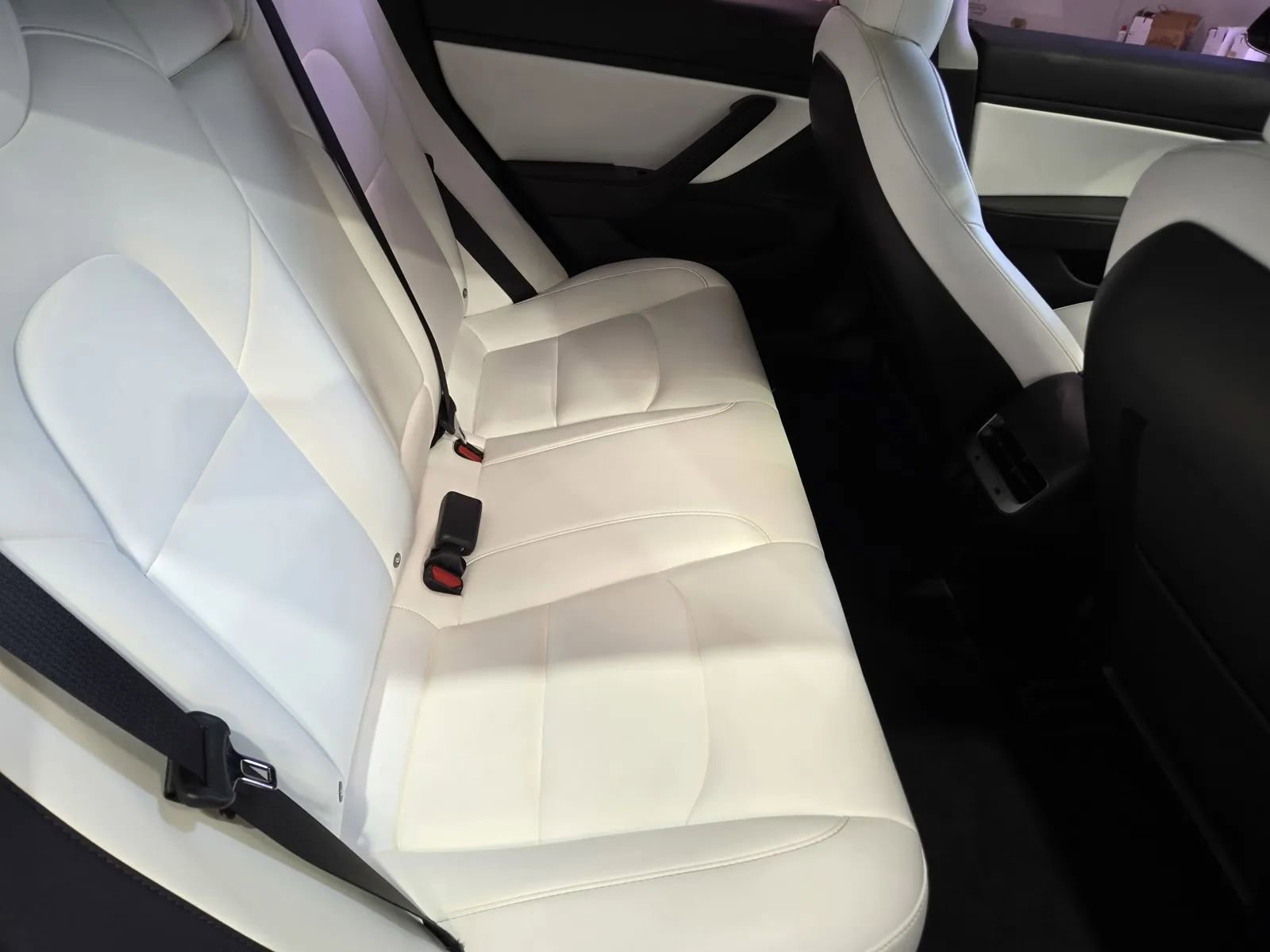 Used 2018 Tesla Model 3 Mid Range RWD image 9
