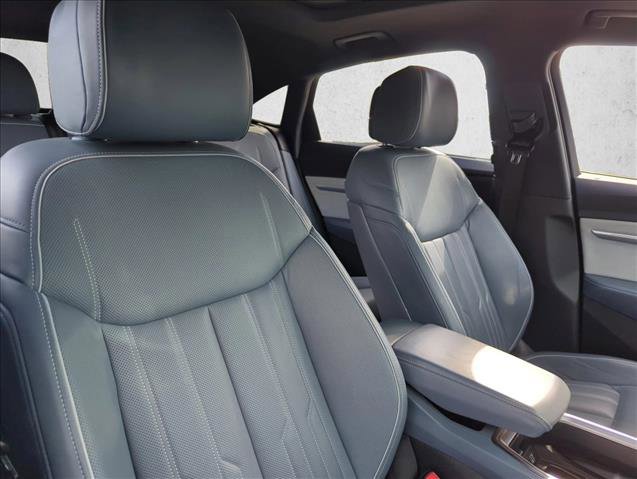Used 2020 Audi e-tron Prestige image 26