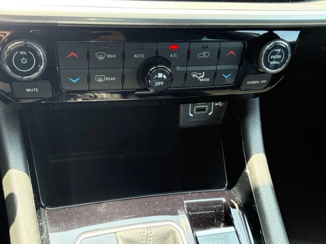 Used 2026 Jeep Compass Limited AWD/4WD image 21