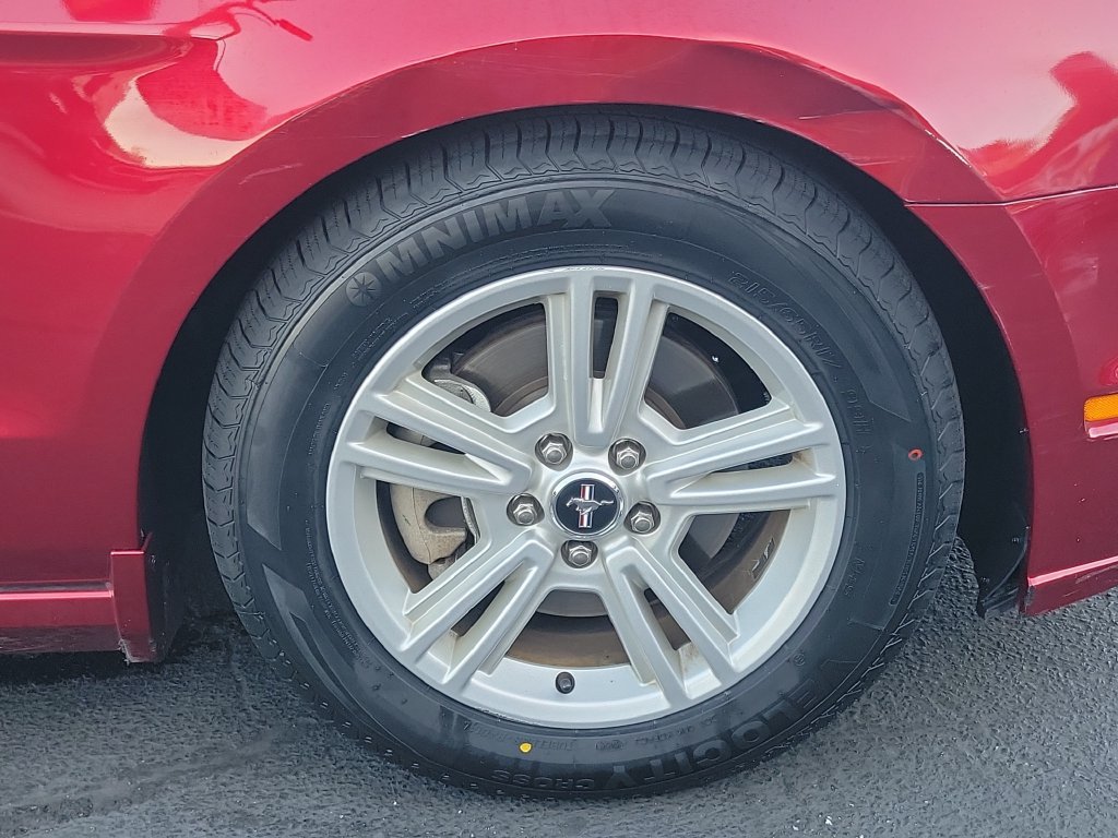 Used 2014 Ford Mustang Convertible w/ Equipment Group 102A RWD image 5