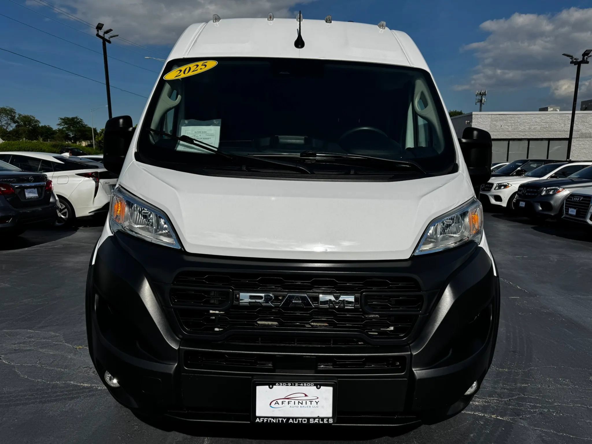 Used 2025 RAM ProMaster 2500 w/ Convenience Group FWD image 8