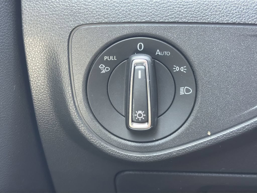 Used 2023 Volkswagen Atlas SE w/ Panoramic Sunroof Package FWD image 29