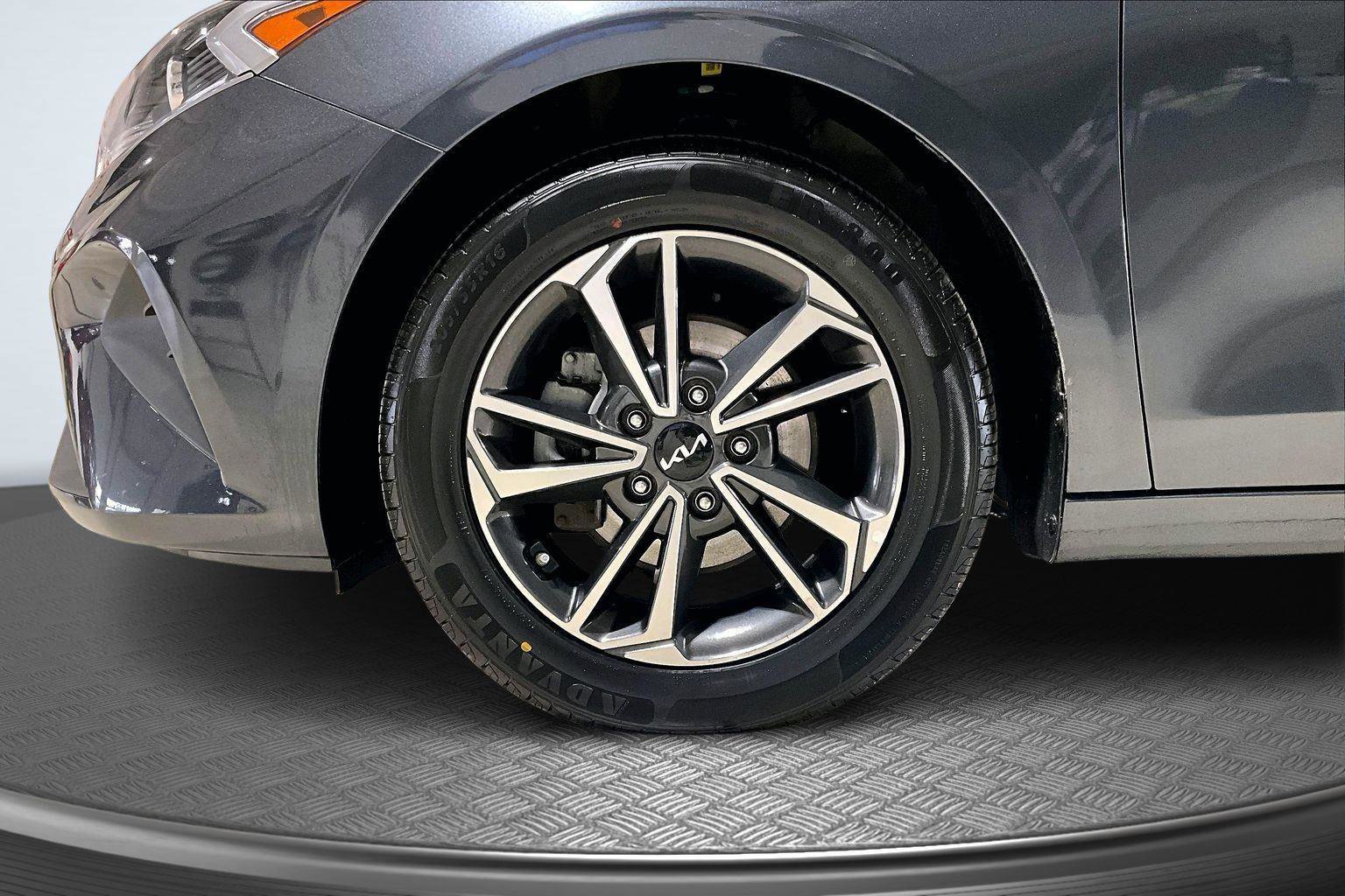 Used 2024 Kia Forte LXS image 9