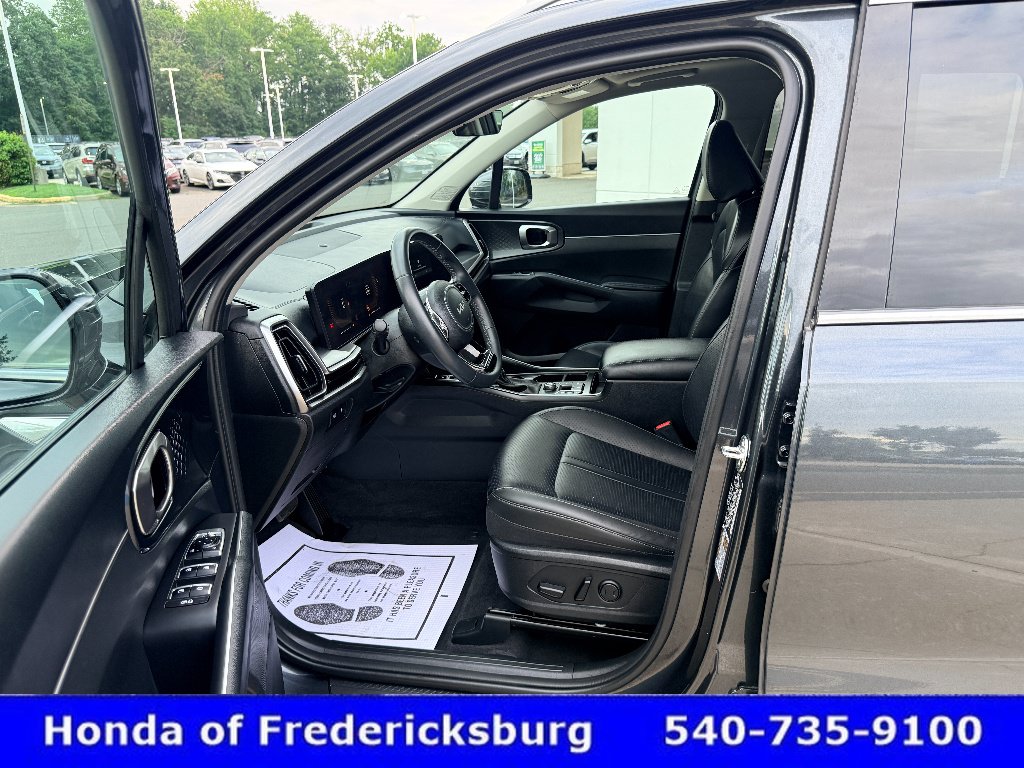 Used 2025 Kia Sorento EX w/ Panoramic Sunroof Package FWD image 32