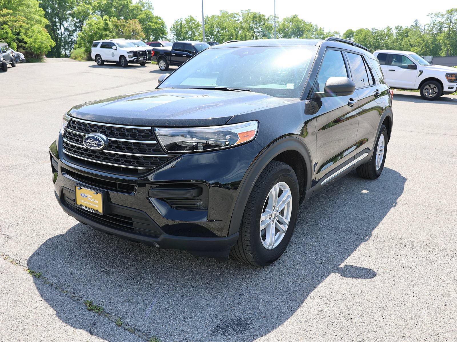 Used 2023 Ford Explorer XLT w/ Class IV Trailer Tow Package AWD/4WD image 3