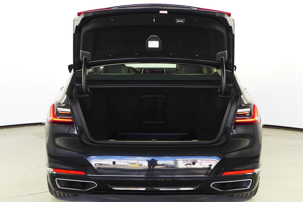 Used 2020 BMW 750i xDrive AWD/4WD image 10