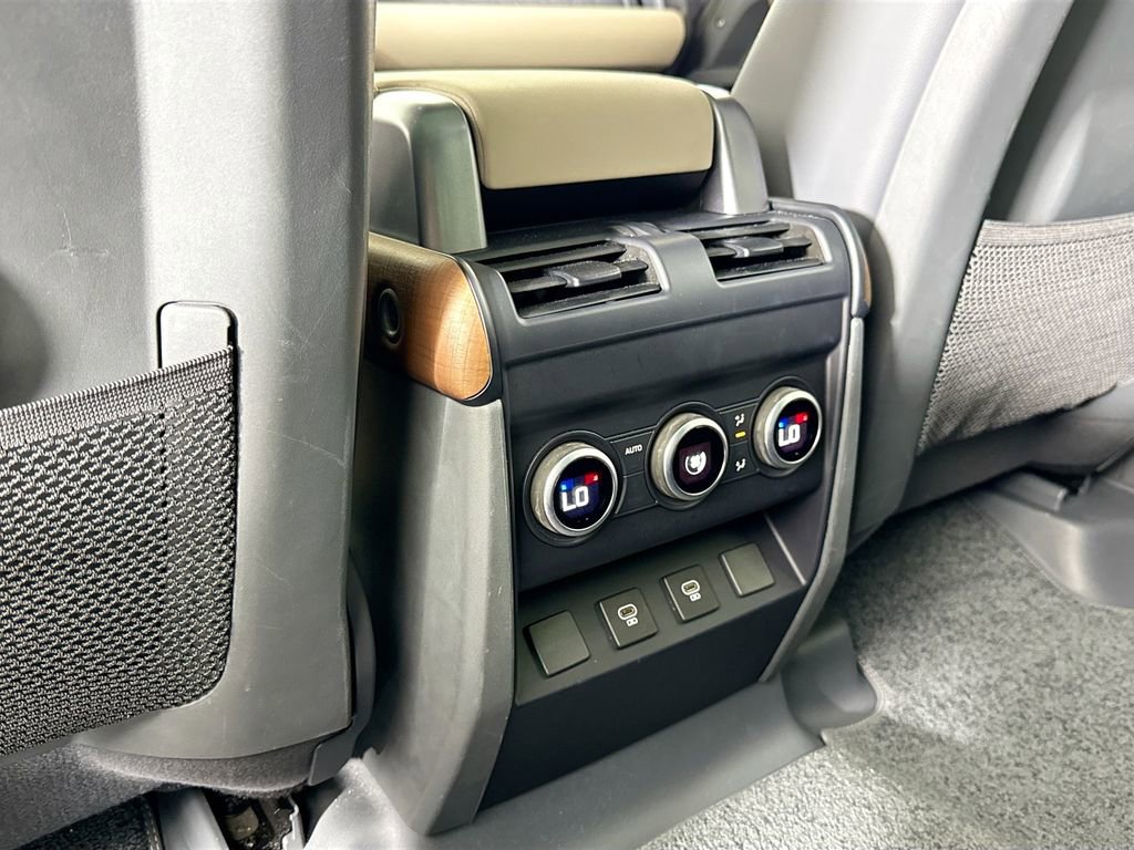 Used 2023 Land Rover Defender 110 X-Dynamic SE image 16
