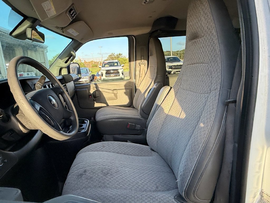 Used 2019 Chevrolet Express 3500 LT w/ LT Preferred Equipment Group RWD image 9