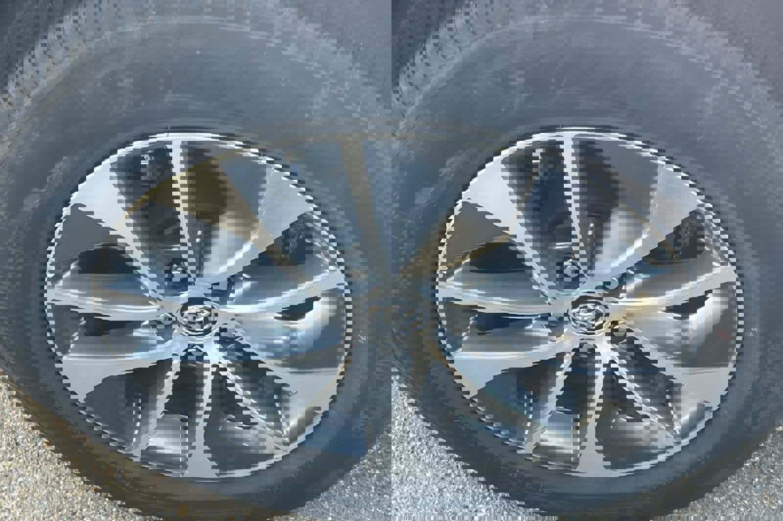 Used 2018 Toyota RAV4 XLE image 14