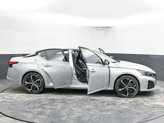 Used 2024 Nissan Altima 2.5 SR image 57