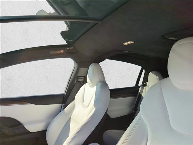 Used 2022 Tesla Model X image 15