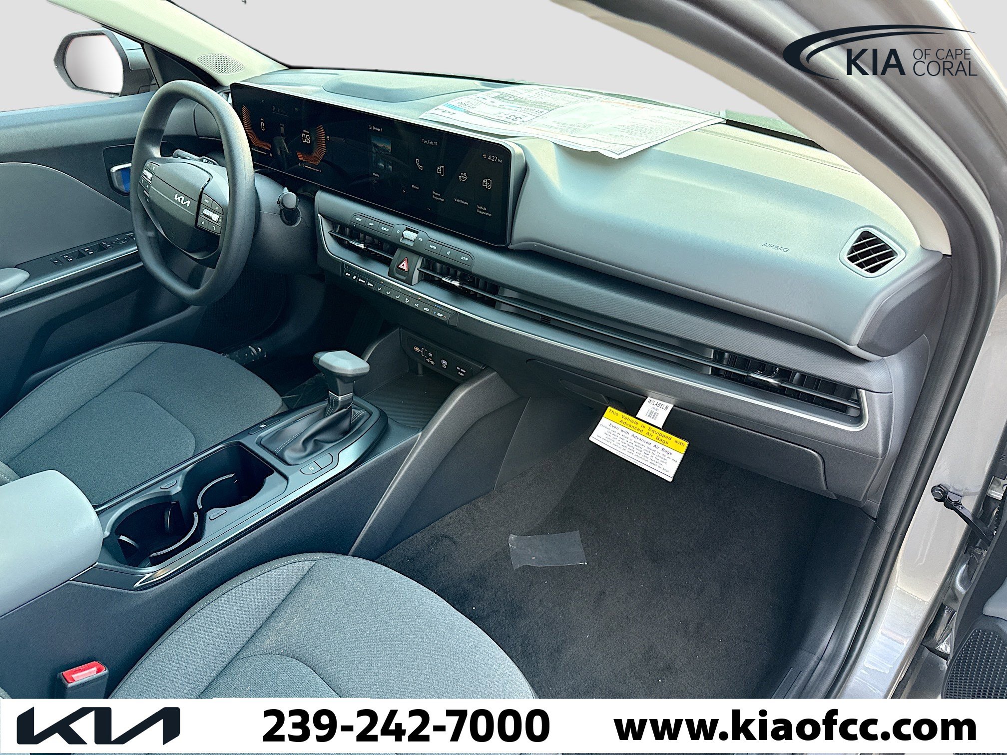 New 2025 Kia K4 LXS image 13