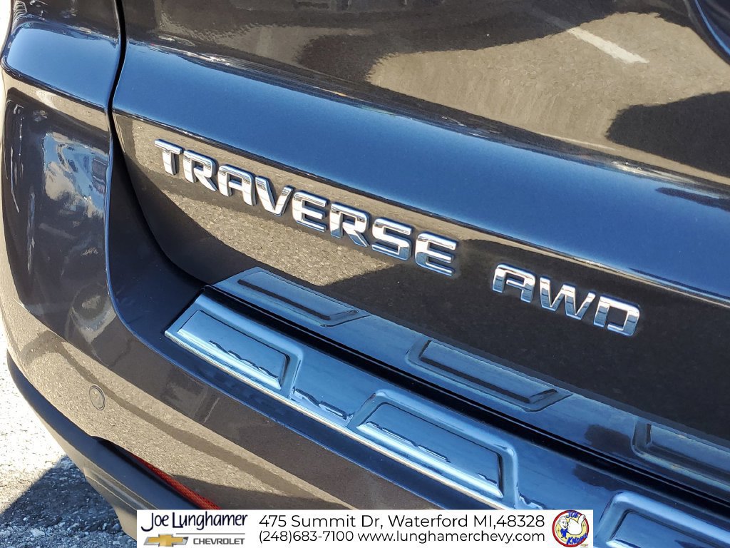 Used 2017 Chevrolet Traverse Premier w/ LPO, 'HIT The Road' Package AWD/4WD image 33