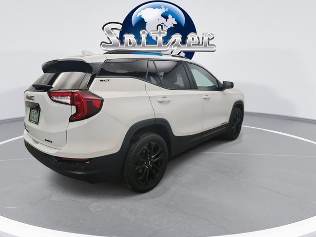 Used 2022 GMC Terrain SLT w/ Infotainment Package II image 11