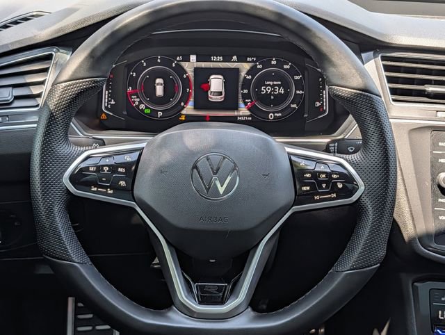 Used 2022 Volkswagen Tiguan SEL R-Line AWD/4WD image 12