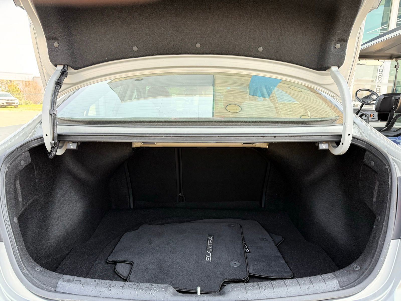 Used 2020 Hyundai Elantra SE image 48